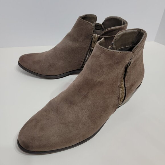 Madeline Grey Tabitha Ankle Booties Size 7 - Picture 1 of 5